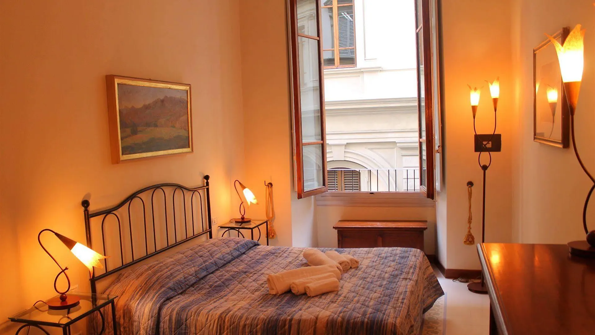 פירנצה Via Roma Suites 0*,  איטליה